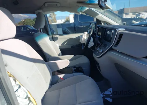 2017 Toyota Sienna Le 8 Passenger from USA, damaged, VIN 5TDKZ3DC3HS821719